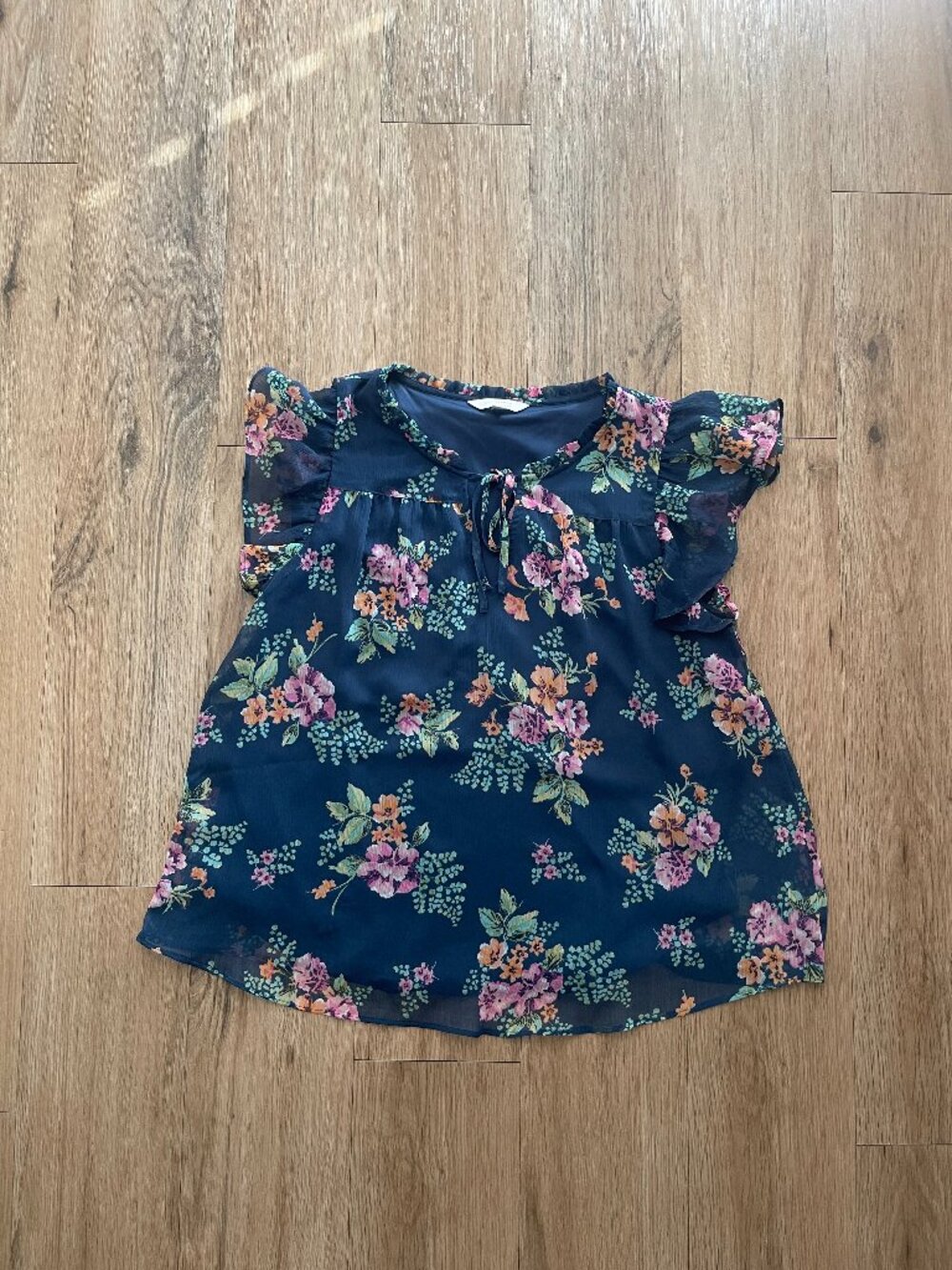 Lauren Conrad floral blouse - size Medium
